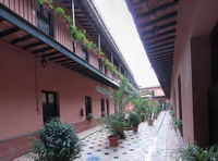 interior patio con toldos